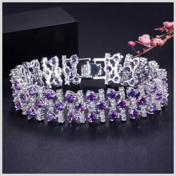 Swarovski Crystals The UNABI Bracelet - Picture 9 of 9